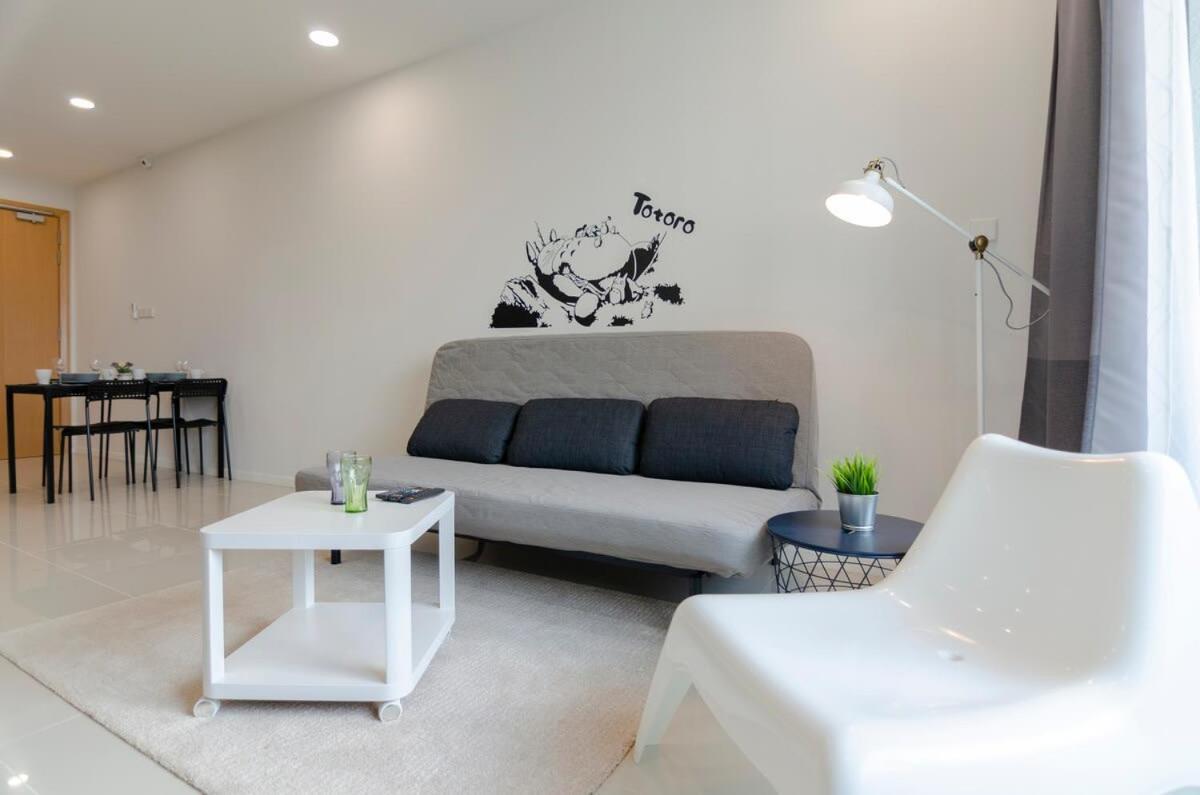 Totoro Theme In Suasana Jb Apartment