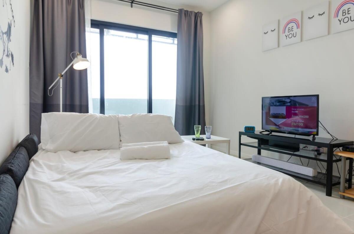 Totoro Theme In Suasana Jb Apartment